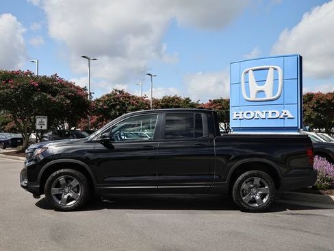 Used 2024 Honda Ridgeline TrailSport image 4