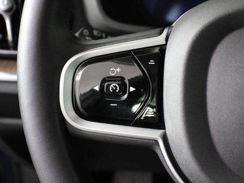 Certified 2025 Volvo V60 B5 Cross Country Plus image 10