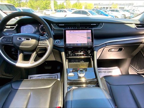 Used 2023 Jeep Grand Cherokee Limited AWD/4WD image 17