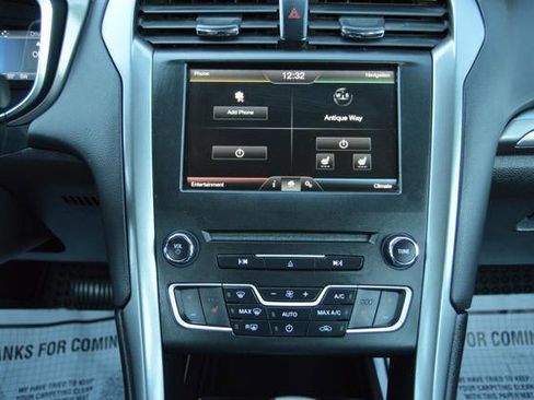 Used 2016 Ford Fusion SE w/ Equipment Group 202A image 21