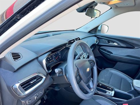 Used 2023 Chevrolet TrailBlazer LT image 9