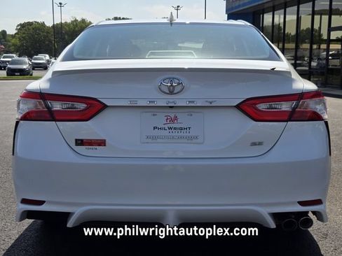 Used 2020 Toyota Camry SE FWD image 4