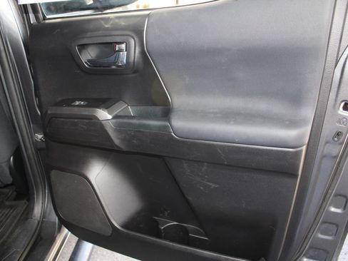 Used 2021 Toyota Tacoma TRD Sport w/ Technology Package image 53