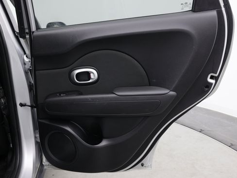 Used 2019 Kia Soul FWD image 34