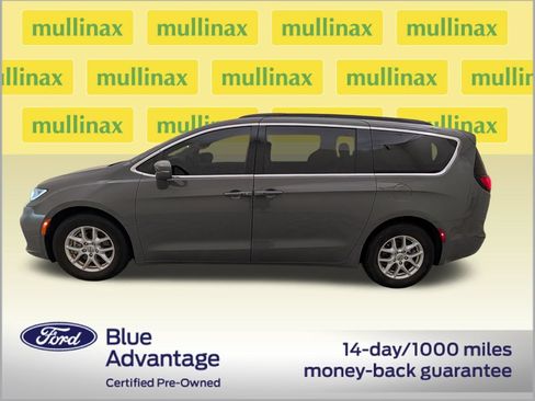 Used 2022 Chrysler Pacifica Touring-L FWD image 10