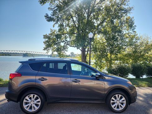 Used 2014 Toyota RAV4 Limited image 6