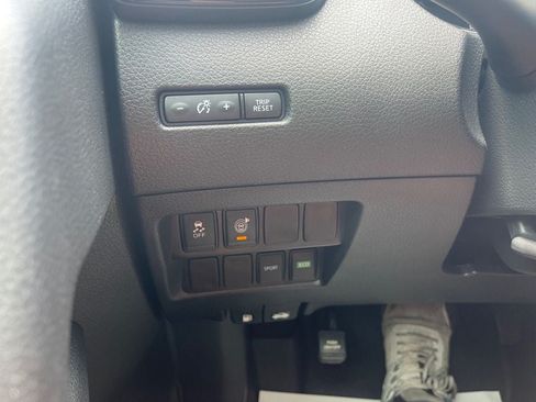 Used 2017 Nissan Rogue S FWD image 17