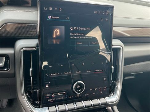 New 2026 GMC Yukon Elevation image 10