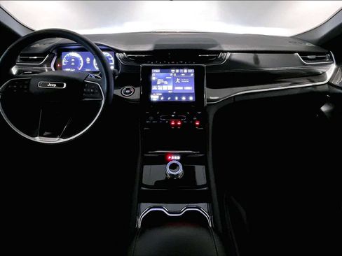 Used 2023 Jeep Grand Cherokee Altitude image 17