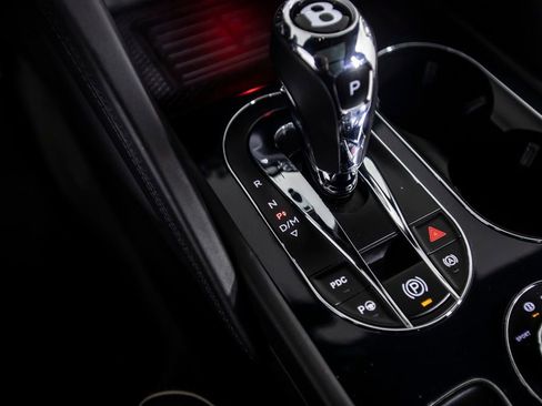 Used 2022 Bentley Bentayga image 38
