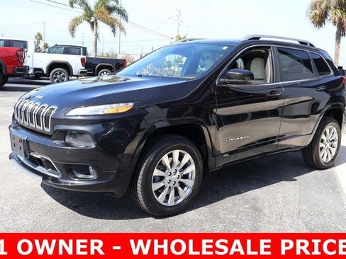 Used 2016 Jeep Cherokee Overland w/ Technology Group image 4