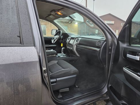 Used 2017 Toyota Tundra SR5 w/ SR5 Upgrade Package RWD image 13