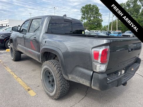 Used 2020 Toyota Tacoma TRD Off-Road AWD/4WD image 4