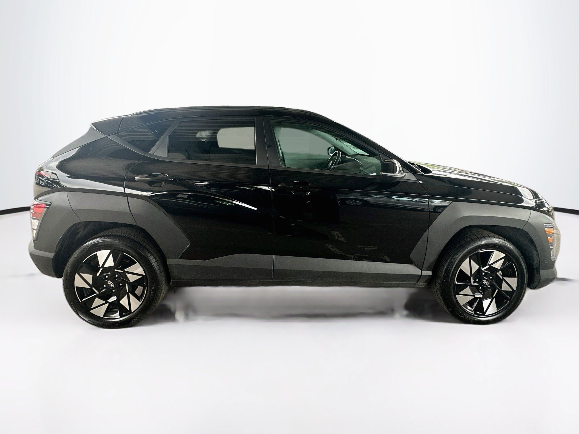 Used 2024 Hyundai Kona SEL AWD/4WD image 10