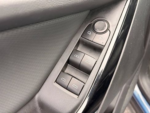 Used 2025 Chevrolet Equinox LT w/ Safety and Technology Package FWD image 12