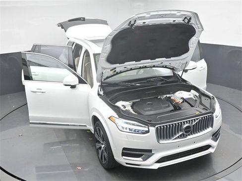 Used 2024 Volvo XC90 T8 Plus w/ Protection Package Premier image 50