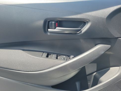 Used 2025 Toyota Corolla LE FWD image 20