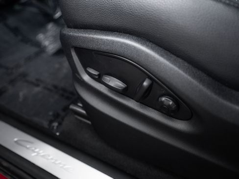 Certified 2025 Porsche Cayenne image 22