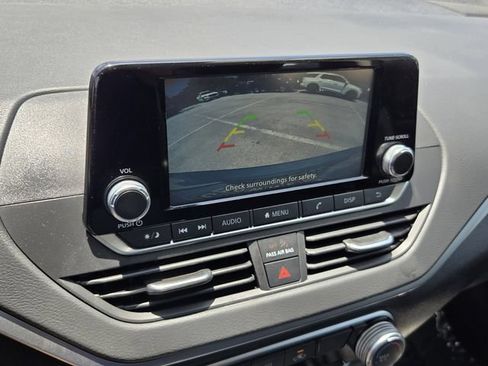 Used 2024 Nissan Altima 2.5 S FWD image 19