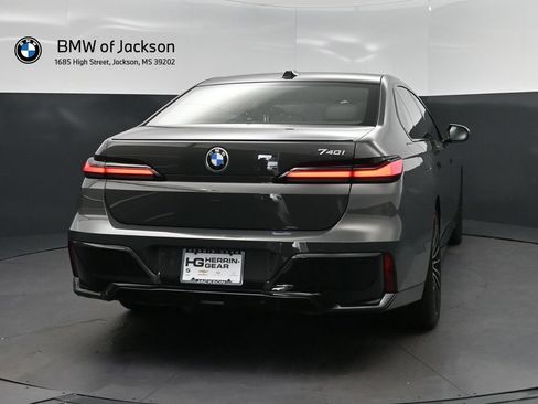 New 2026 BMW 740i w/ Executive Package RWD image 7