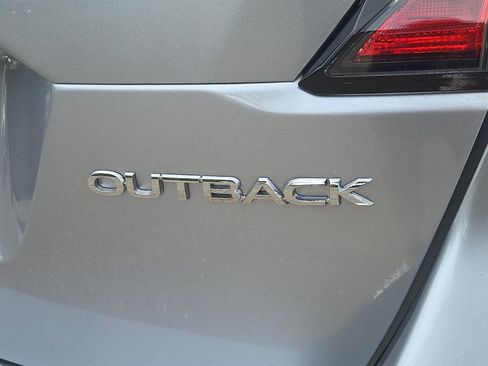 Used 2025 Subaru Outback AWD/4WD image 29