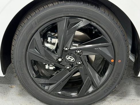 Certified 2026 Hyundai Elantra Sport image 8