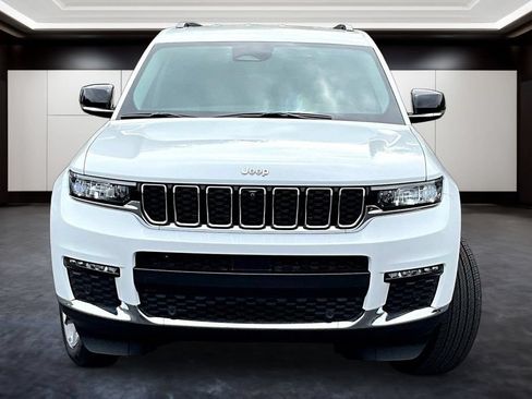 Used 2023 Jeep Grand Cherokee L Limited w/ Luxury Tech Group II AWD/4WD image 2