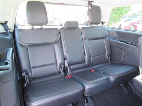 Used 2025 Ford Expedition Platinum AWD/4WD image 30
