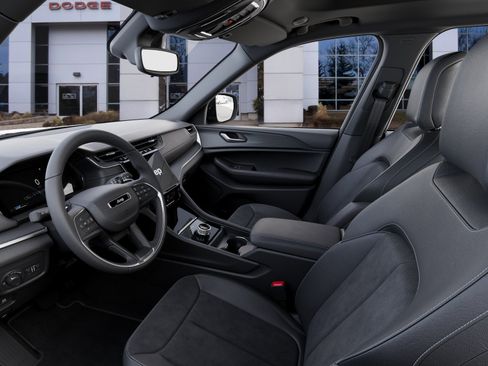New 2025 Jeep Grand Cherokee Altitude AWD/4WD image 22