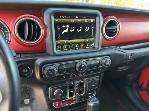 Used 2022 Jeep Wrangler Unlimited Rubicon w/ LED Lighting Group image 27