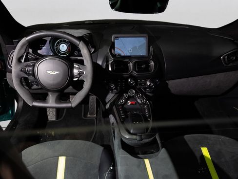 Used 2023 Aston Martin V8 Vantage Roadster RWD image 22