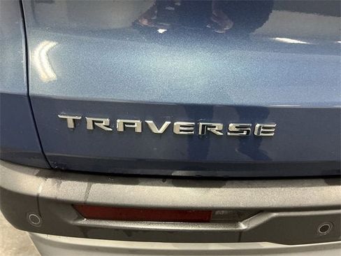 Certified 2025 Chevrolet Traverse LT image 32