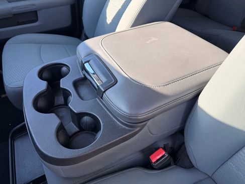 Used 2019 RAM 1500 Classic SLT image 34