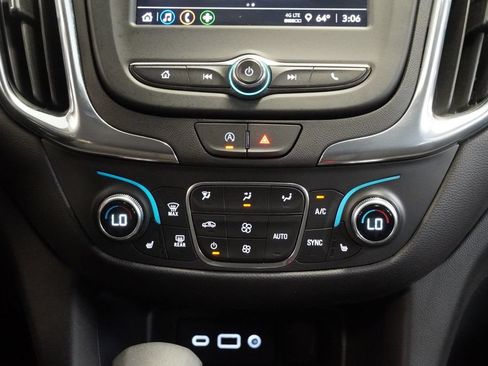 Used 2024 Chevrolet Equinox LT AWD/4WD image 22