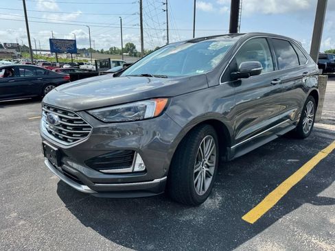 Used 2019 Ford Edge Titanium w/ Equipment Group 301A AWD/4WD image 6