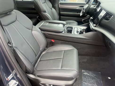 New 2025 Jeep Wagoneer Series II w/ Convenience Group I image 27