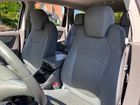 Used 2014 Chevrolet Traverse LT FWD image 9