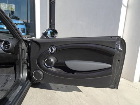Used 2011 MINI Cooper S image 17