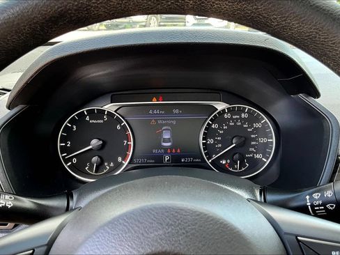 Used 2024 Nissan Altima 2.5 SV FWD image 14