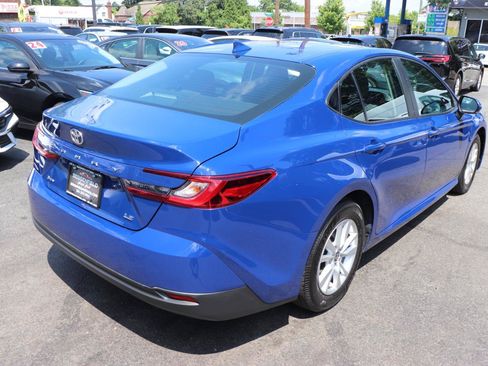 Used 2025 Toyota Camry LE FWD image 5