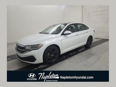 Used 2023 Volkswagen Jetta SE w/ Panoramic Sunroof Package