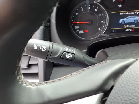 Used 2024 GMC Terrain SLT AWD/4WD image 18