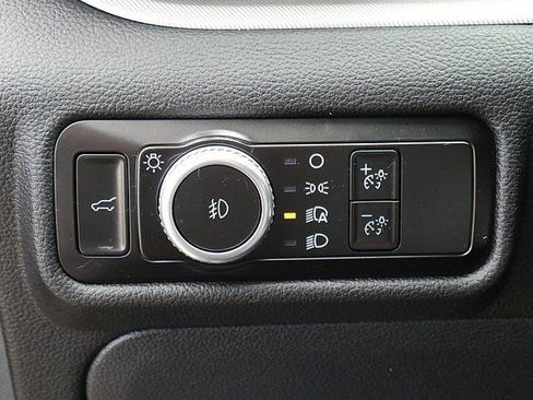 Used 2023 Ford Explorer XLT w/ Equipment Group 202A image 28