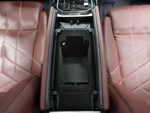 Used 2023 BMW 740i w/ Parking Assistance Package RWD image 40