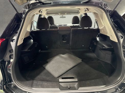 Used 2018 Nissan Rogue S AWD/4WD image 13