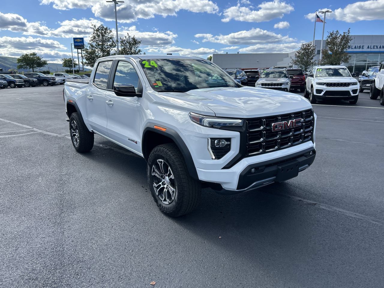 Used 2024 GMC Canyon AT4 w/ AT4 Premium Package AWD/4WD image 1