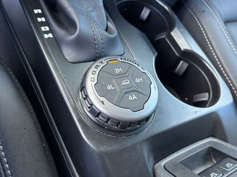 Used 2025 Ford Bronco Badlands AWD/4WD image 7