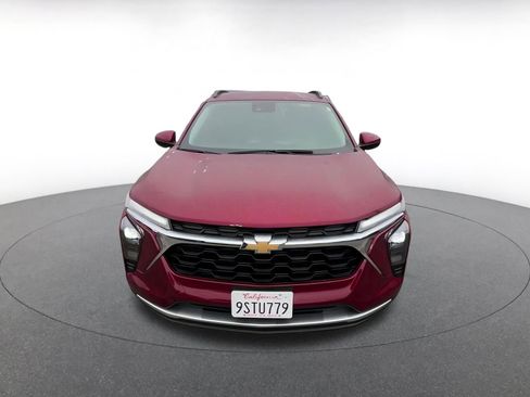 Used 2025 Chevrolet Trax LT image 4