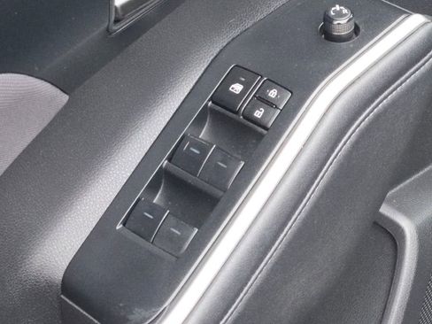 Used 2024 Toyota Highlander LE image 21