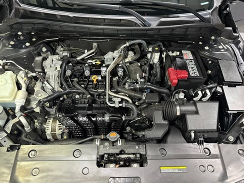 Used 2023 Nissan Altima 2.5 SR AWD/4WD image 6